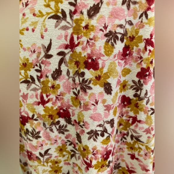 Torrid pink super soft top yellow floral flutter sleeve shirt blouse spring Sz 1 - Picture 2 of 5